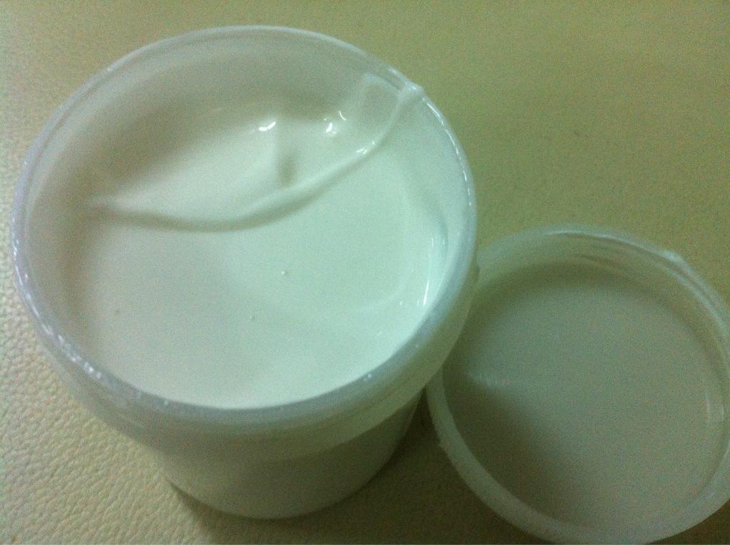 水性膠水起泡的原因有哪些？泡沫怎么辦？